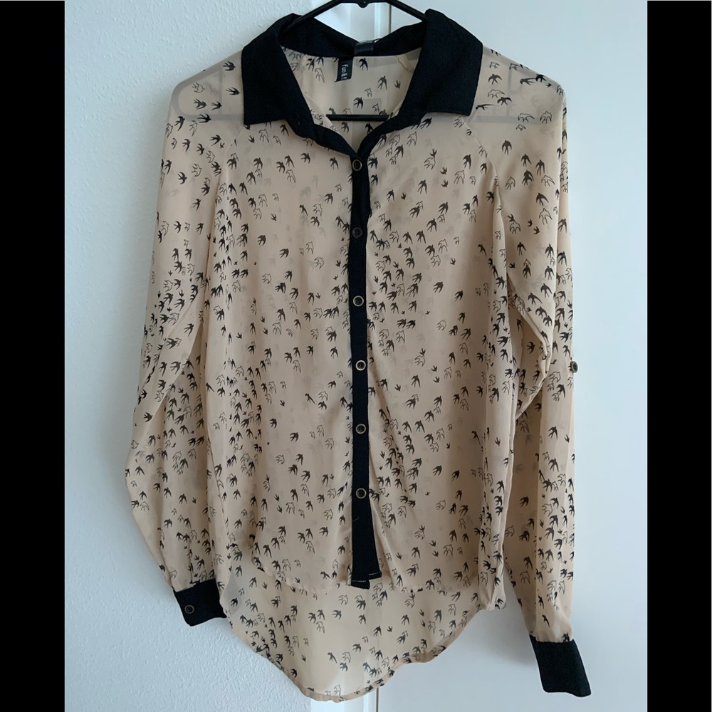 Blouse with swallows print